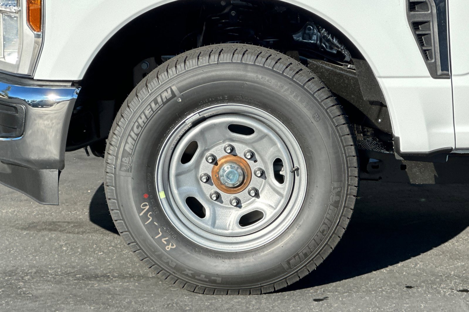 New 2026 Ford F250 XL w/ XL Chrome Package image 23