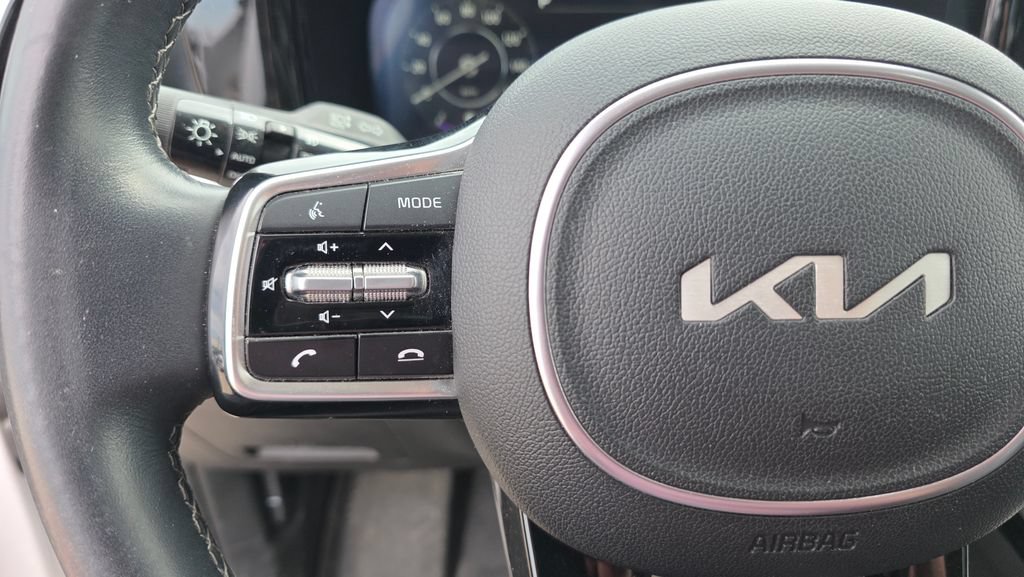 Used 2023 Kia Sorento SX AWD/4WD image 16