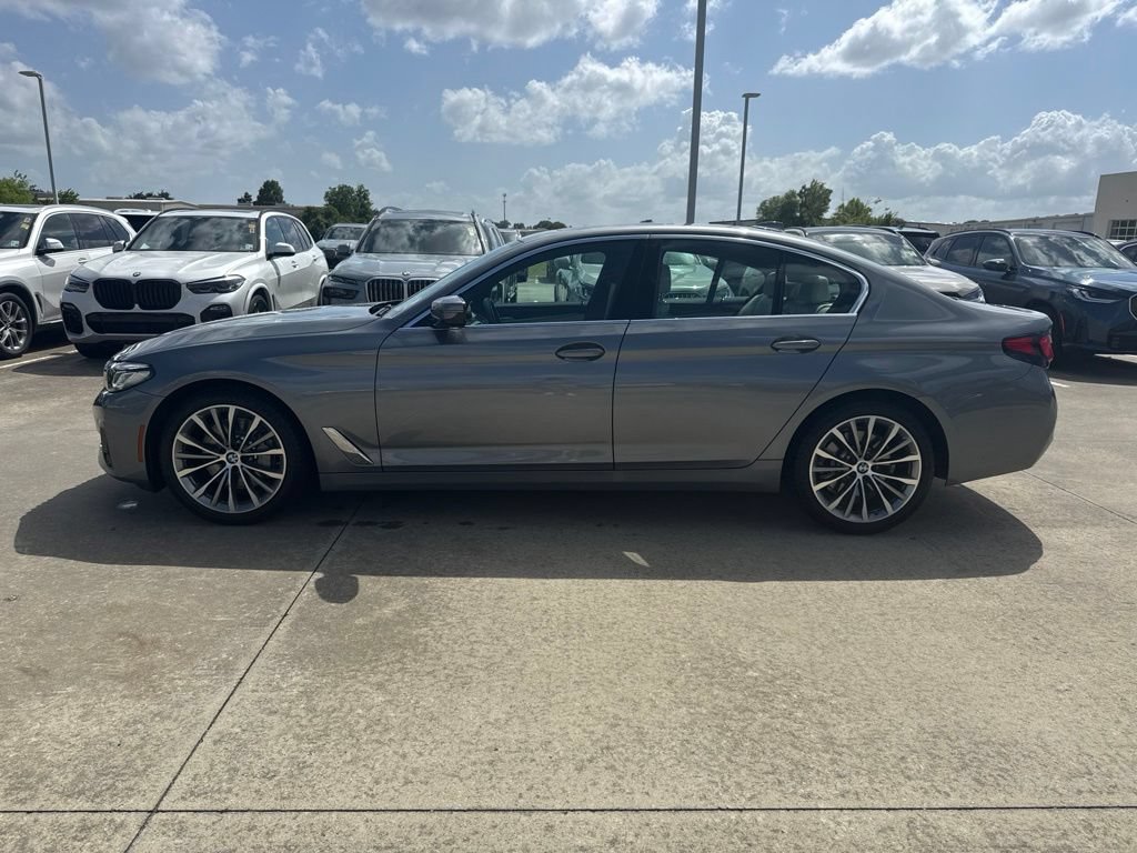 Used 2023 BMW 530i w/ Luxury Seating Package RWD image 2