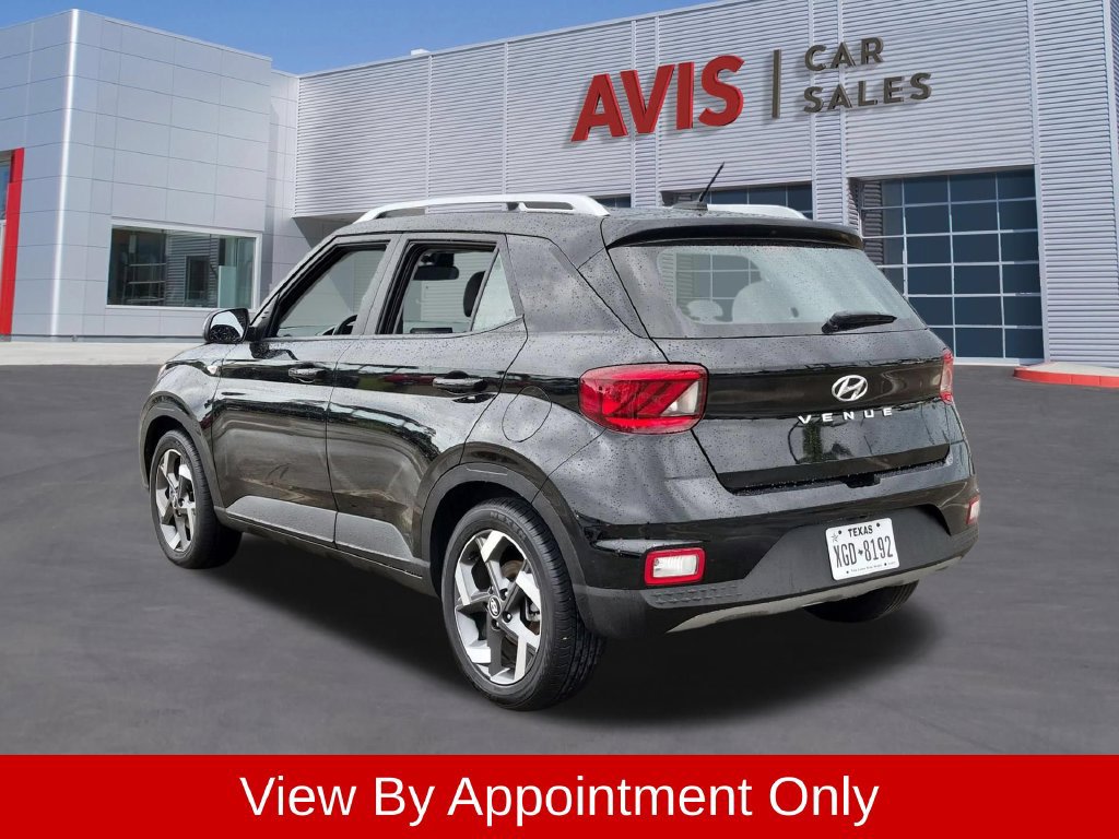 Used 2026 Hyundai Venue SEL FWD image 7