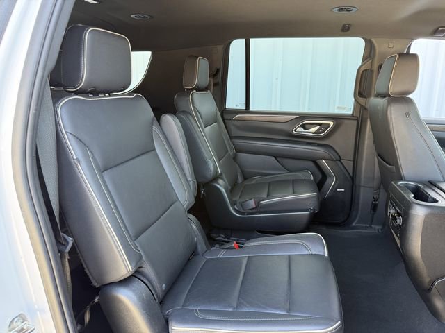 Used 2023 Chevrolet Suburban Premier AWD/4WD image 32
