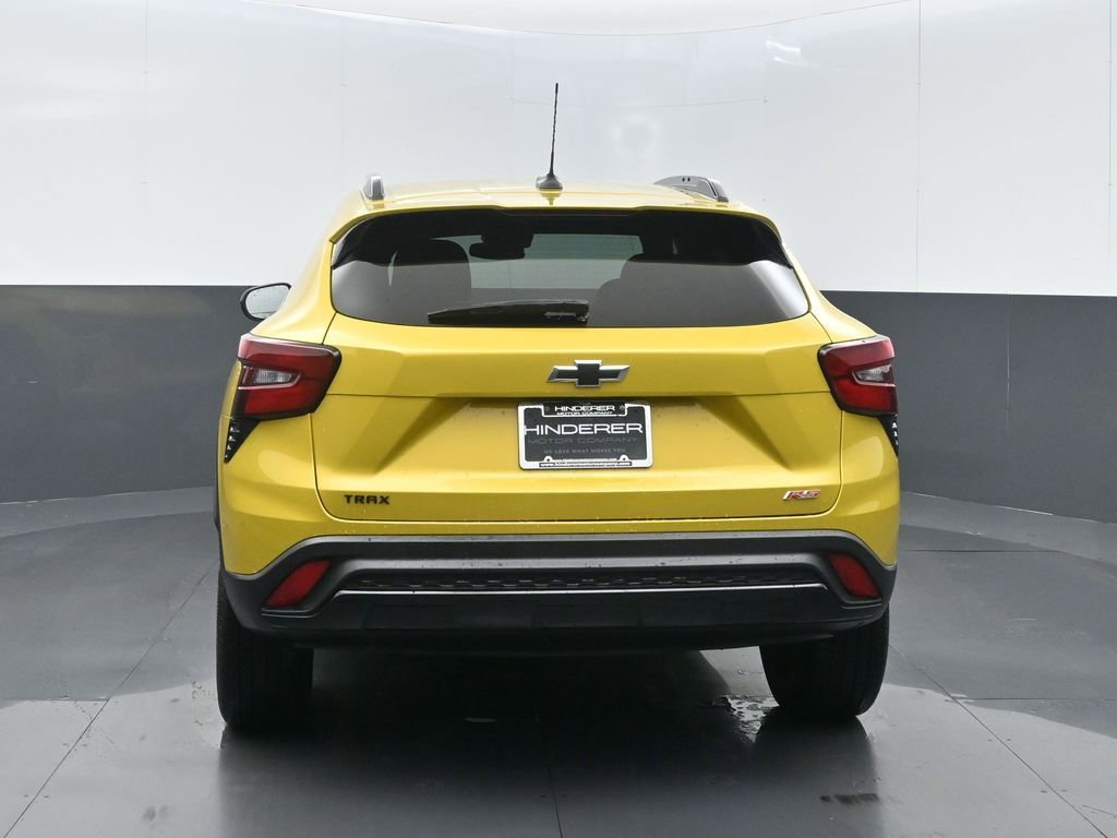 Used 2024 Chevrolet Trax RS w/ Sunroof Package FWD image 19