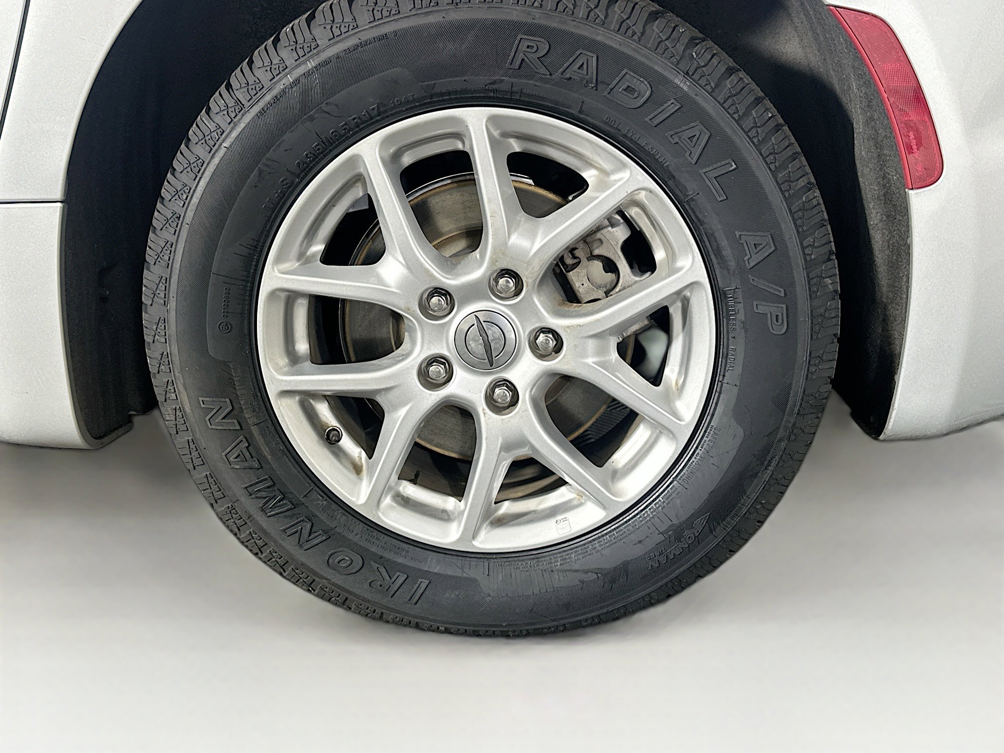 Used 2023 Chrysler Pacifica Touring-L image 11