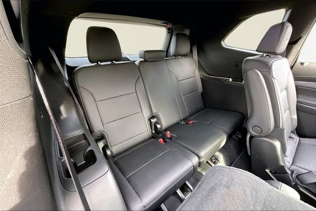 Used 2025 Buick Enclave Sport Touring image 18