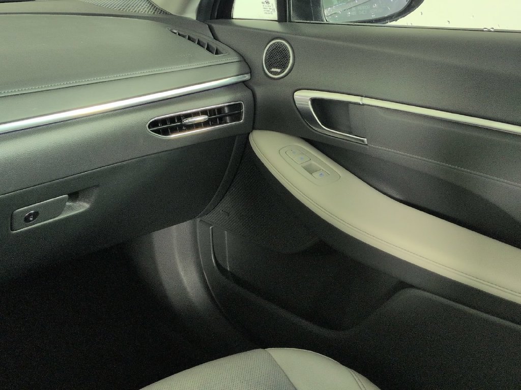 Used 2023 Hyundai Sonata Limited w/ Preferred Accessory Package FWD image 23