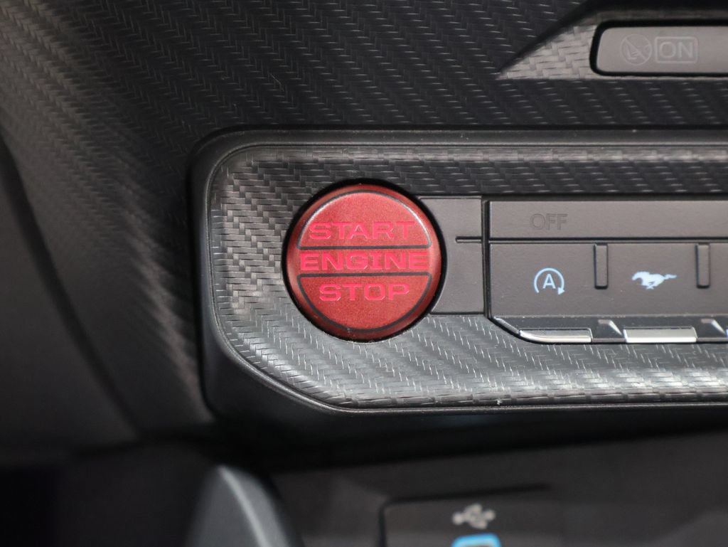 Used 2025 Ford Mustang Premium RWD image 29