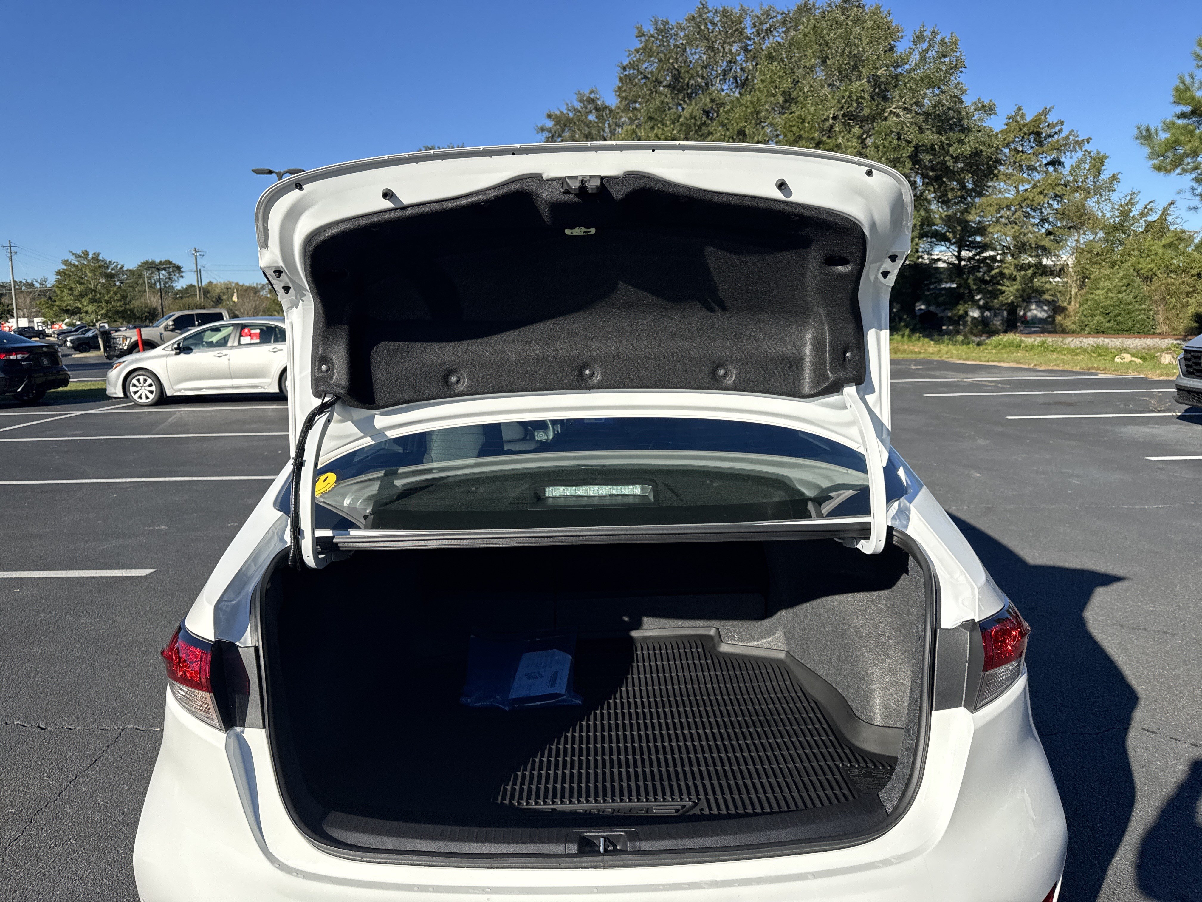 New 2027 Toyota Corolla LE FWD image 28