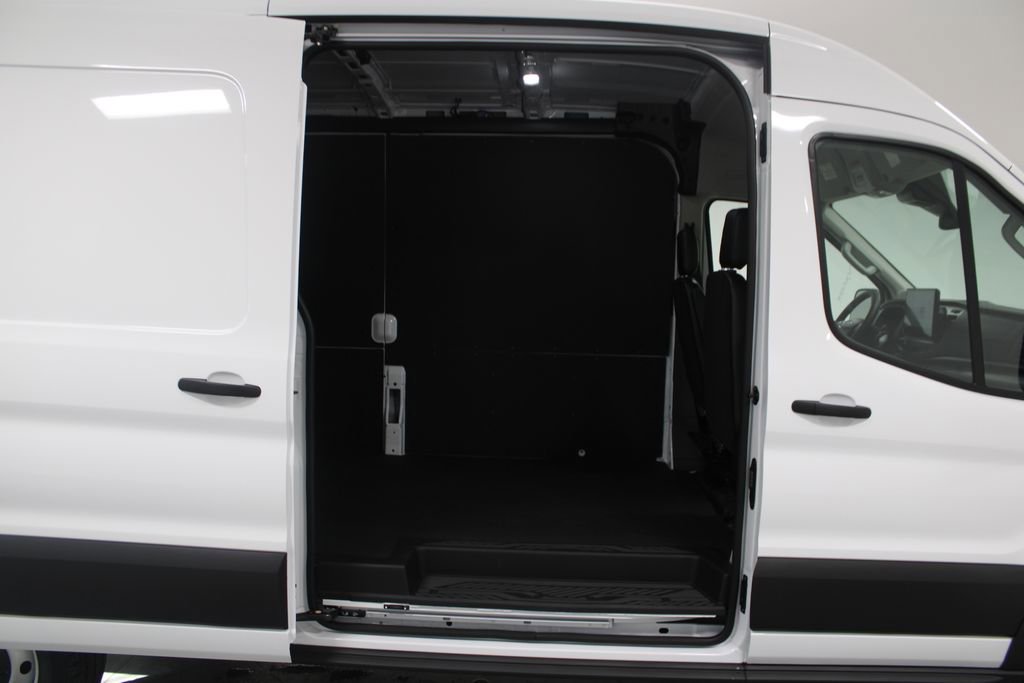 New 2026 Ford Transit 250 148 Medium Roof w/ Load Area Protection Package RWD image 28
