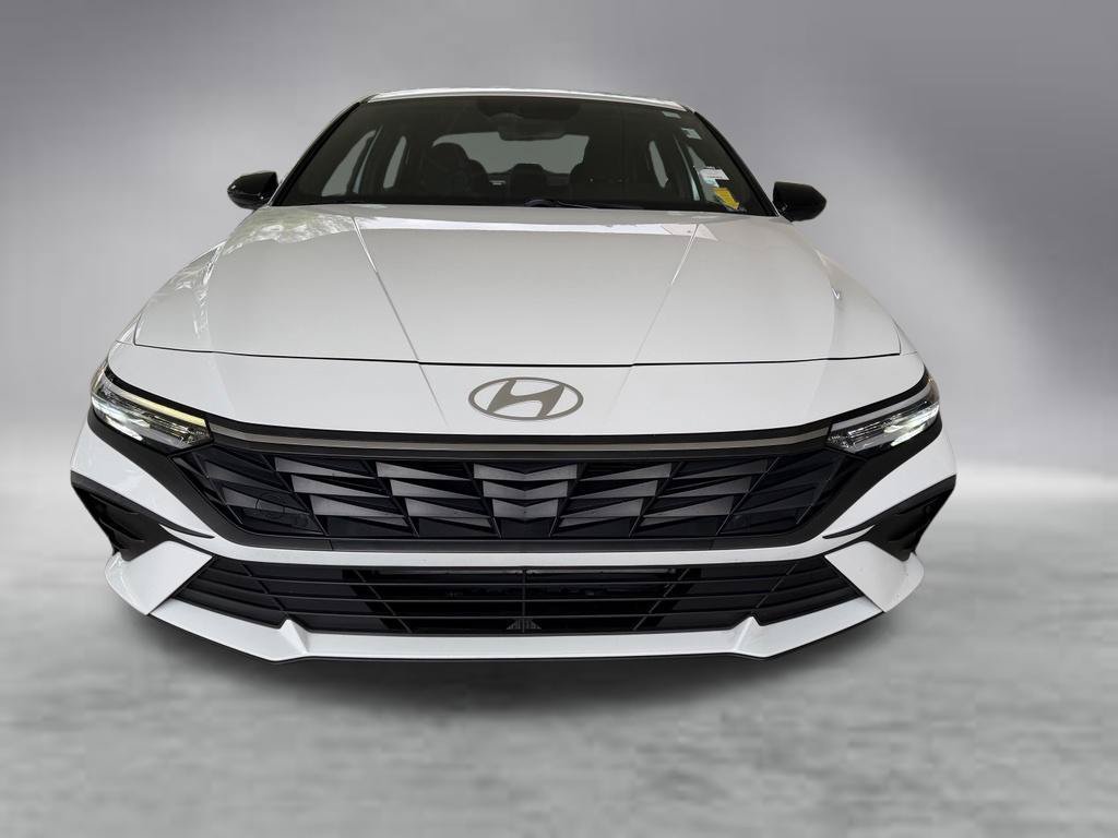 Used 2025 Hyundai Elantra Sport FWD image 13