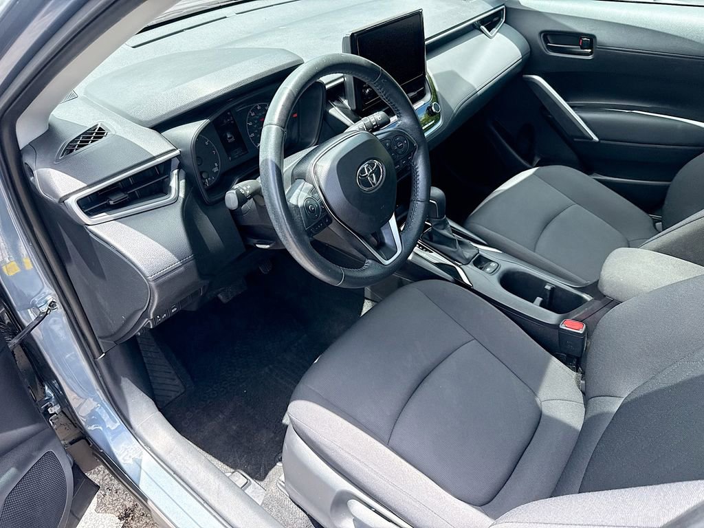 Used 2024 Toyota Corolla Cross LE w/ Moonroof Package AWD/4WD image 25