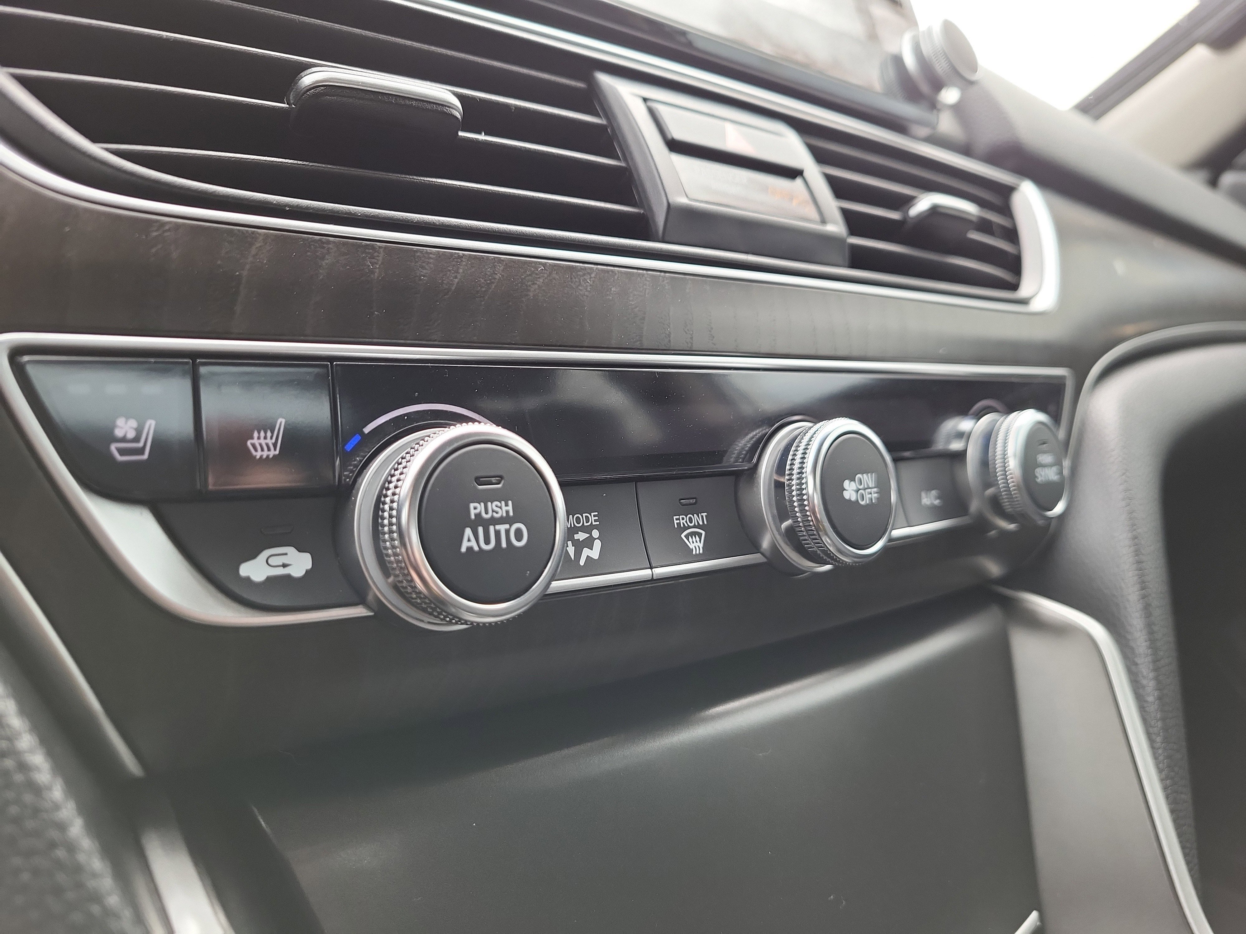 Used 2018 Honda Accord Touring image 23