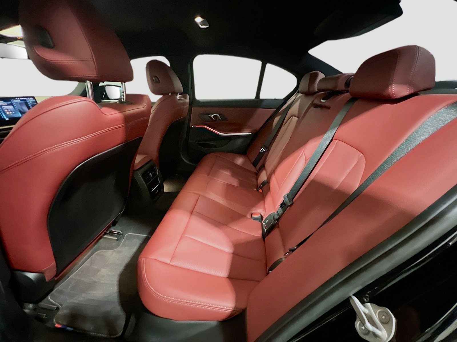 Used 2024 BMW M340i w/ Premium Package image 18