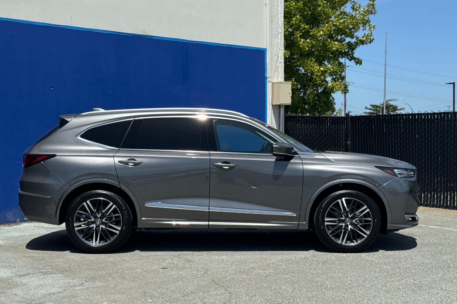 New 2026 Acura MDX w/ Advance Package AWD/4WD image 3