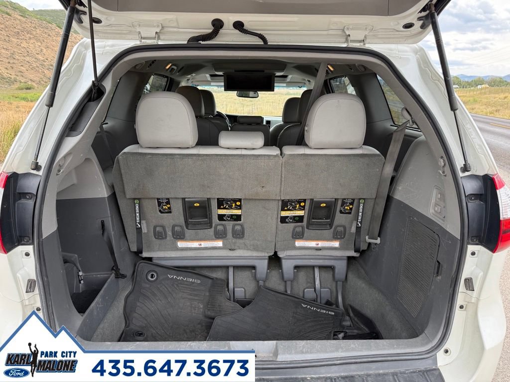 Used 2015 Toyota Sienna XLE Premium FWD image 32