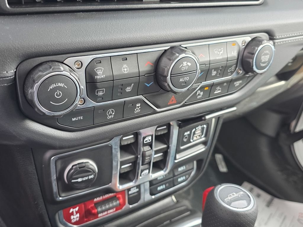 New 2026 Jeep Gladiator Mojave w/ Steel Bumper Group AWD/4WD image 17