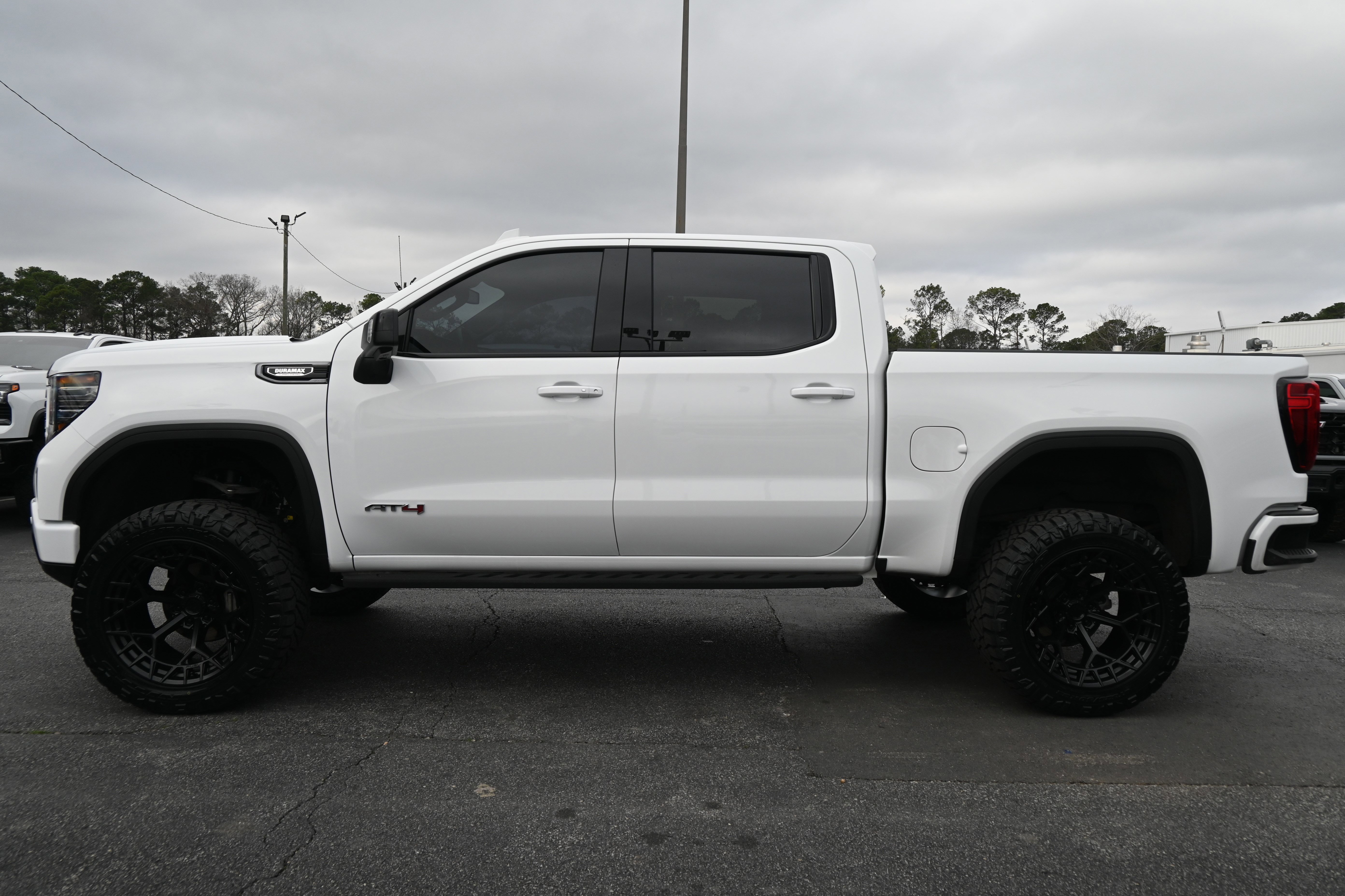 Used 2023 GMC Sierra 1500 AT4 w/ AT4 Premium Package image 12