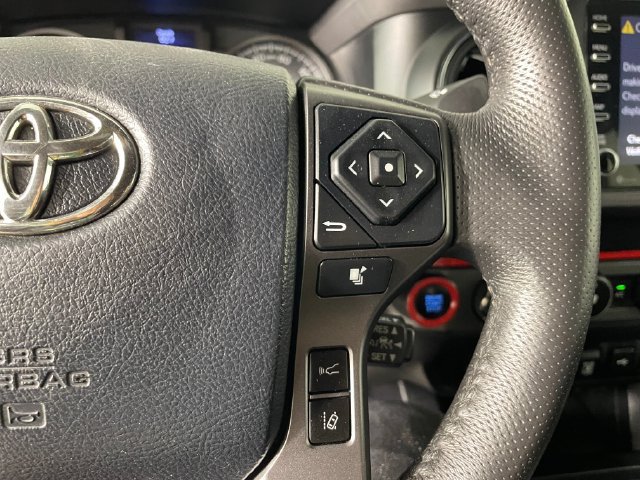 Used 2020 Toyota Tacoma TRD Sport w/ Technology Package AWD/4WD image 10