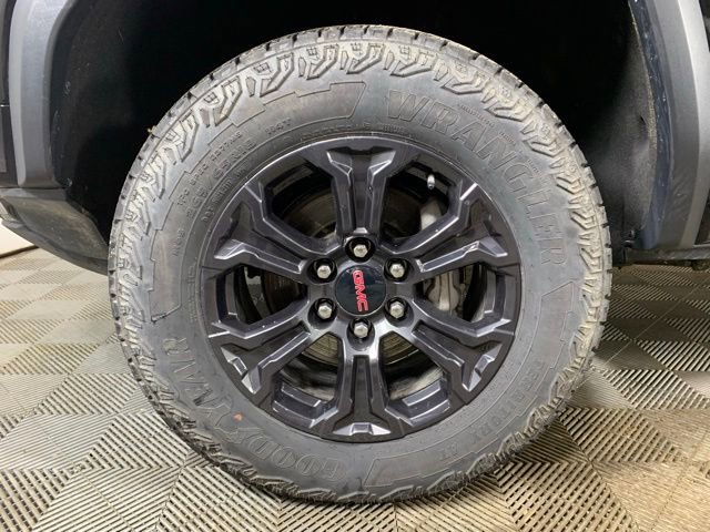 Used 2025 GMC Canyon Elevation image 31