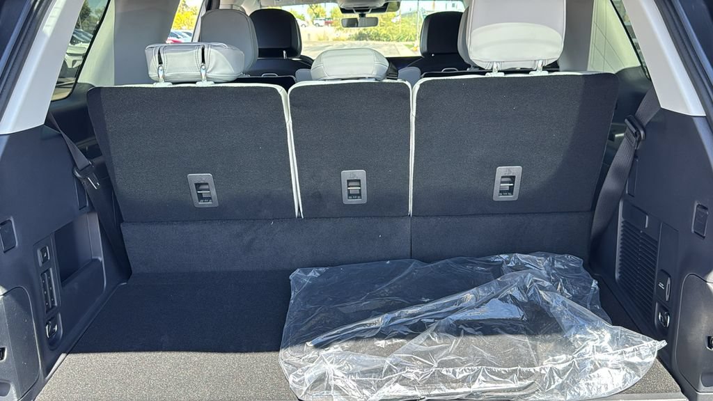 New 2026 Lincoln Navigator Premiere AWD/4WD image 26