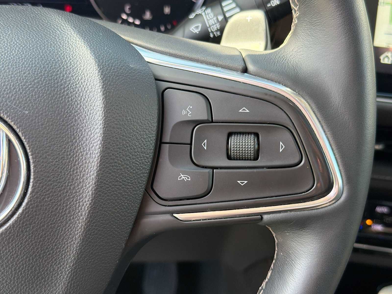 Used 2023 Buick Envision Avenir AWD/4WD image 22