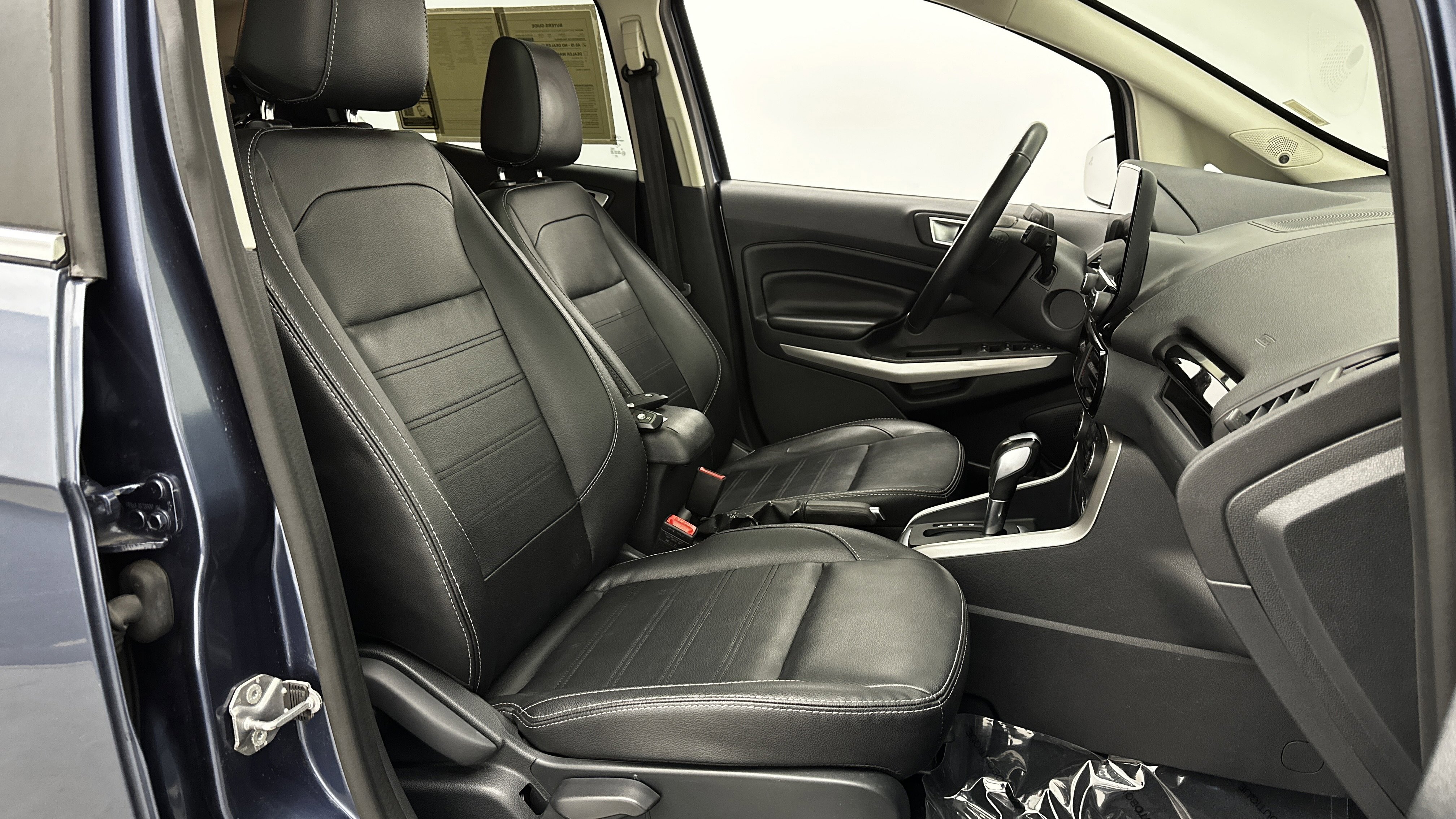 Used 2021 Ford EcoSport Titanium AWD/4WD image 36
