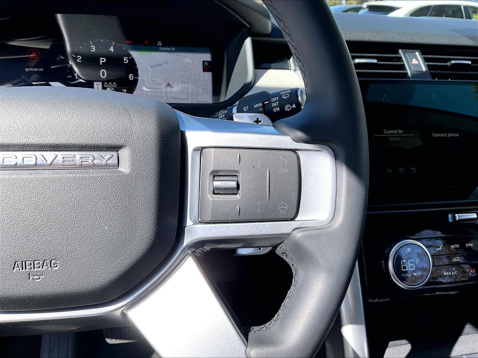 Used 2025 Land Rover Discovery S AWD/4WD image 18