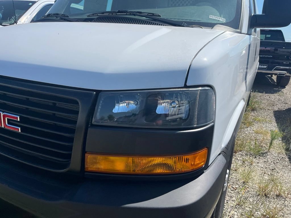 New 2025 GMC Savana 2500 w/ Driver Convenience Package RWD image 26