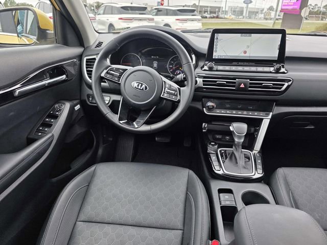 Used 2021 Kia Seltos SX w/ SX Sunroof Package image 6