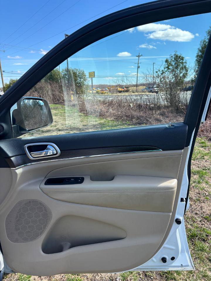 Used 2014 Jeep Grand Cherokee Limited AWD/4WD image 28