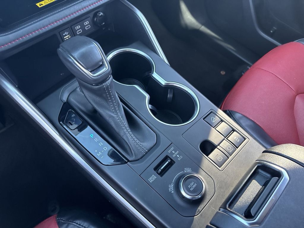 Used 2023 Toyota Highlander XSE image 16