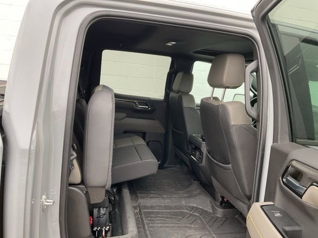 Used 2024 Chevrolet Silverado 1500 ZR2 w/ Technology Package AWD/4WD image 17
