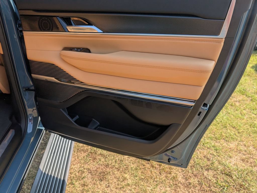 New 2026 Jeep Grand Wagoneer L Summit AWD/4WD image 31