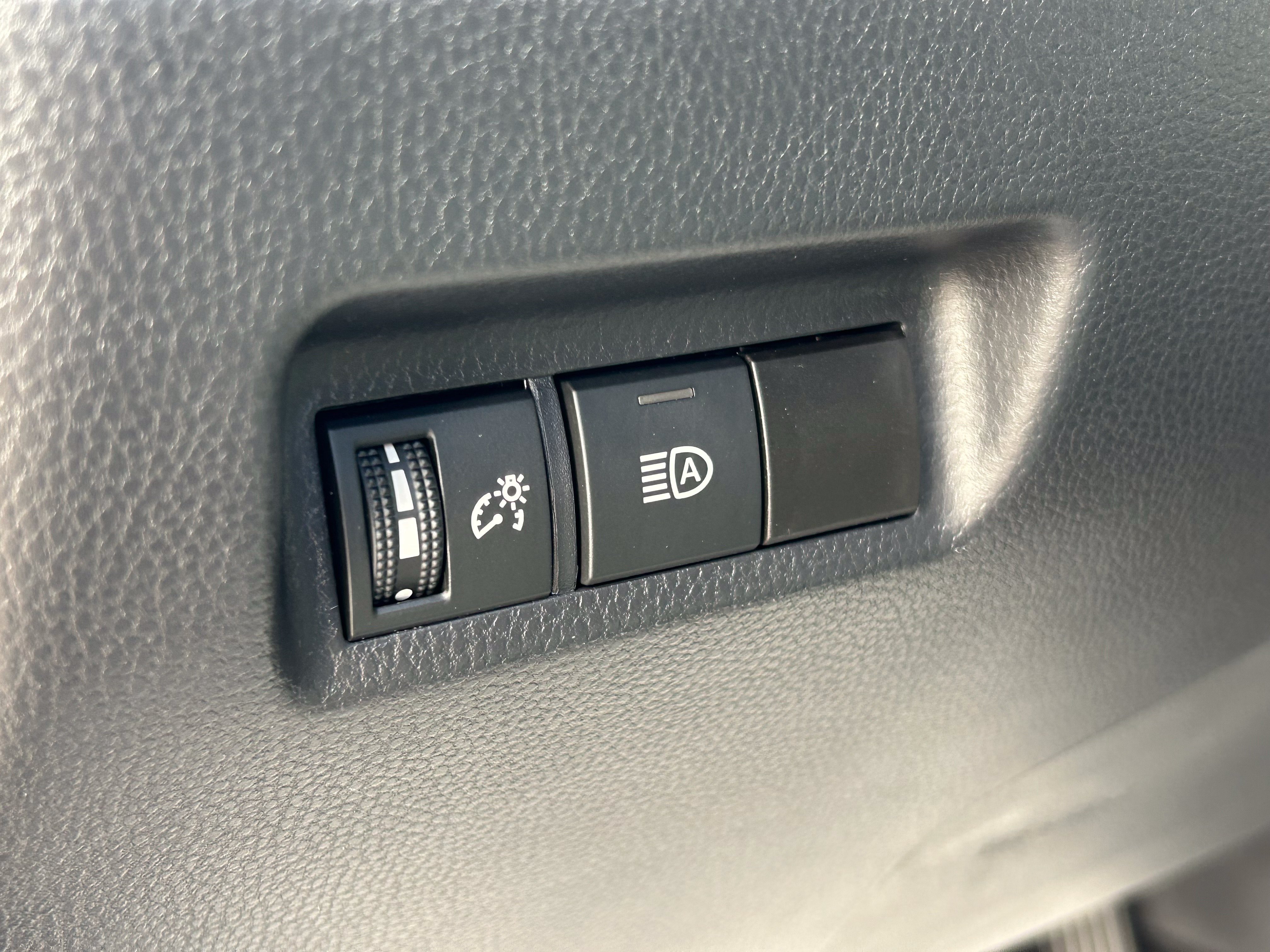 Certified 2025 Toyota RAV4 XLE AWD/4WD image 15