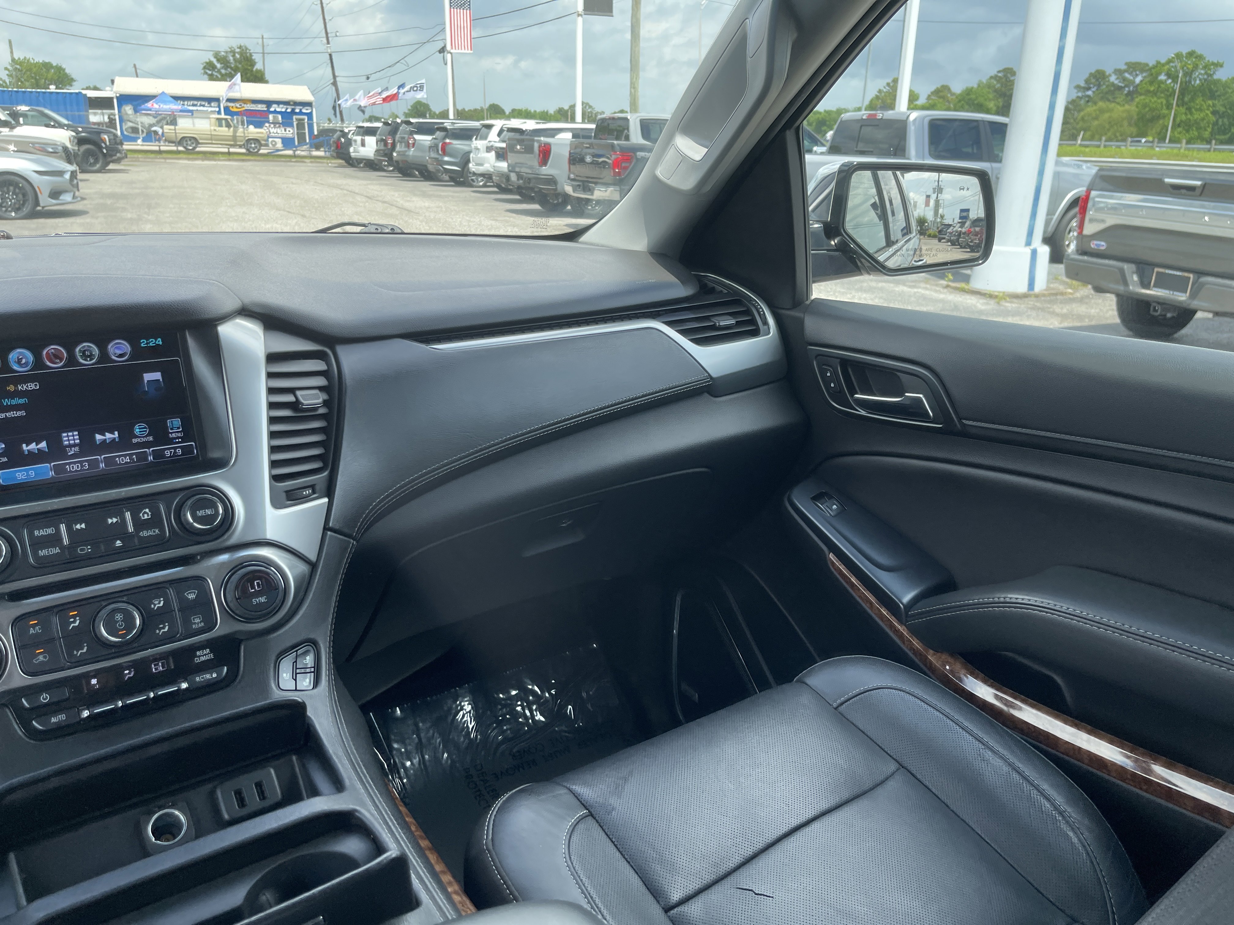 Used 2018 Chevrolet Tahoe Premier RWD image 30