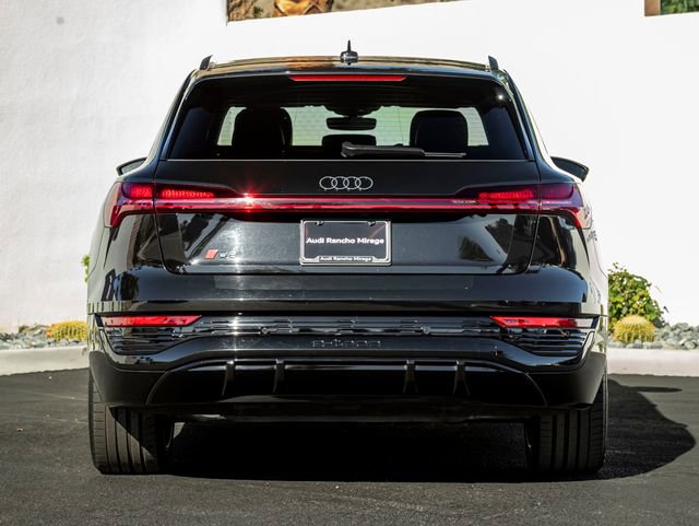 Used 2024 Audi Q8 e-tron Prestige w/ Prestige Package image 9