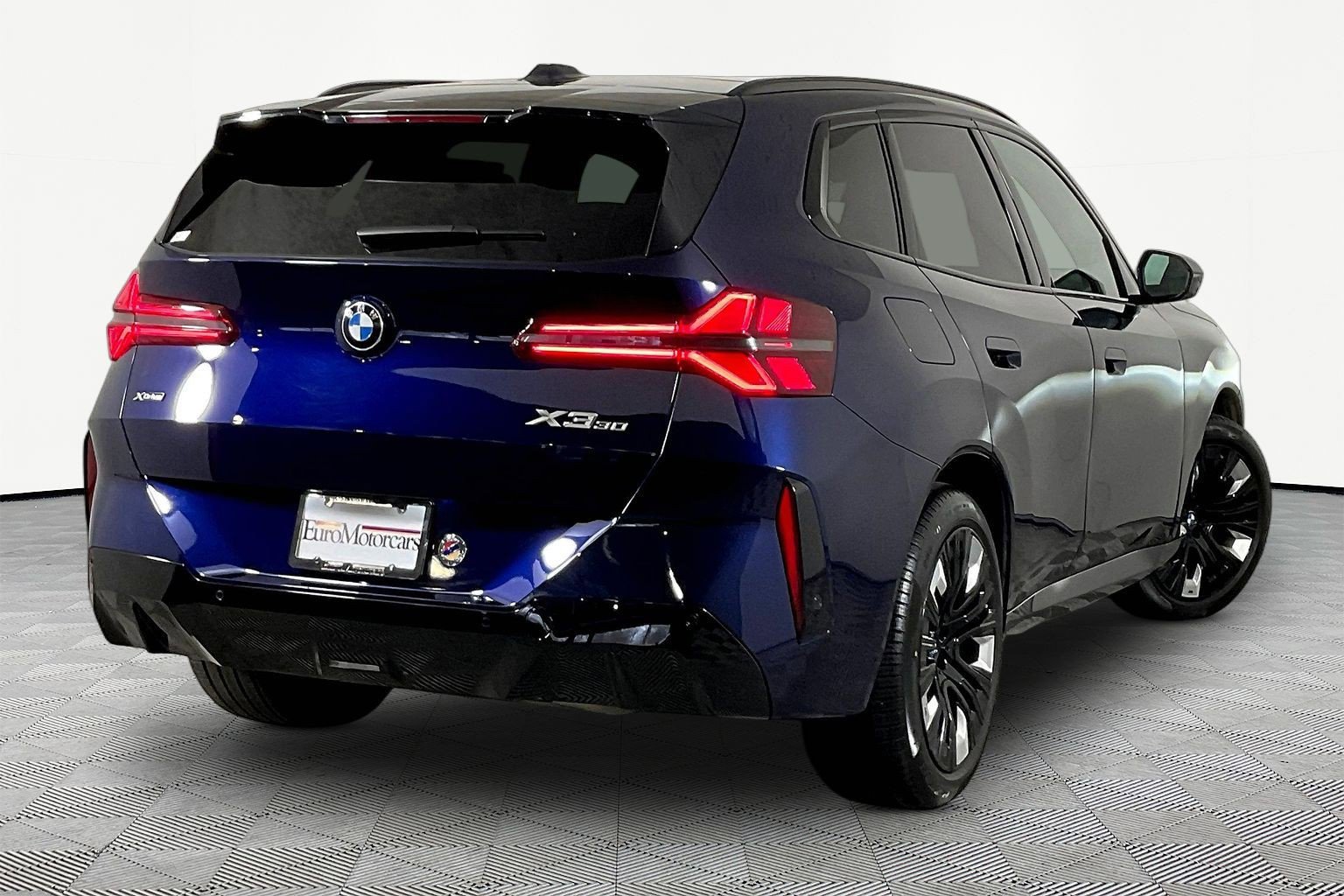Certified 2025 BMW X3 xDrive30i w/ Premium Package image 8
