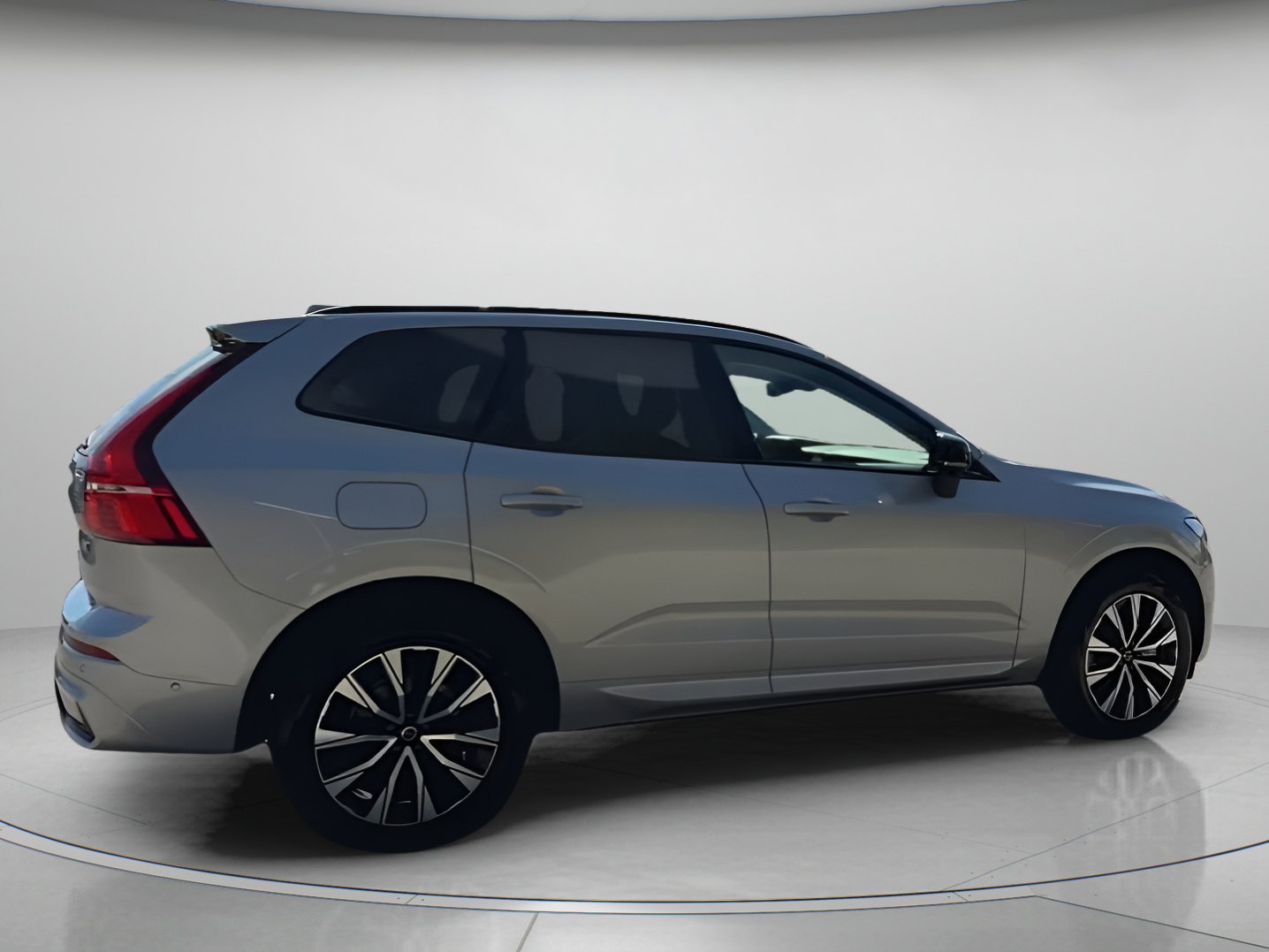 Used 2025 Volvo XC60 B5 Plus image 30