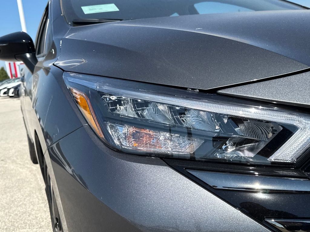 New 2025 Nissan Versa SR w/ Trunk Package image 11