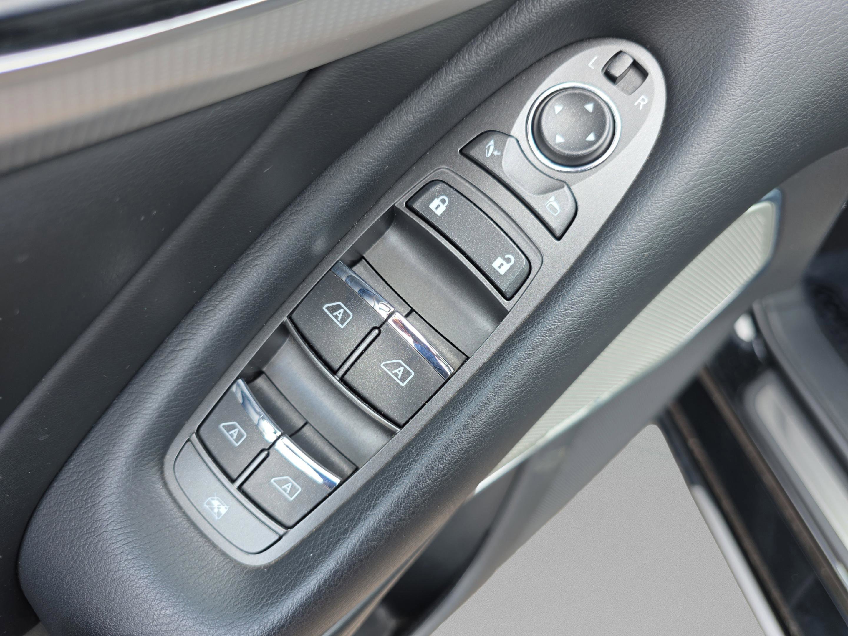 Used 2022 INFINITI Q50 Luxe w/ Cargo Package image 14