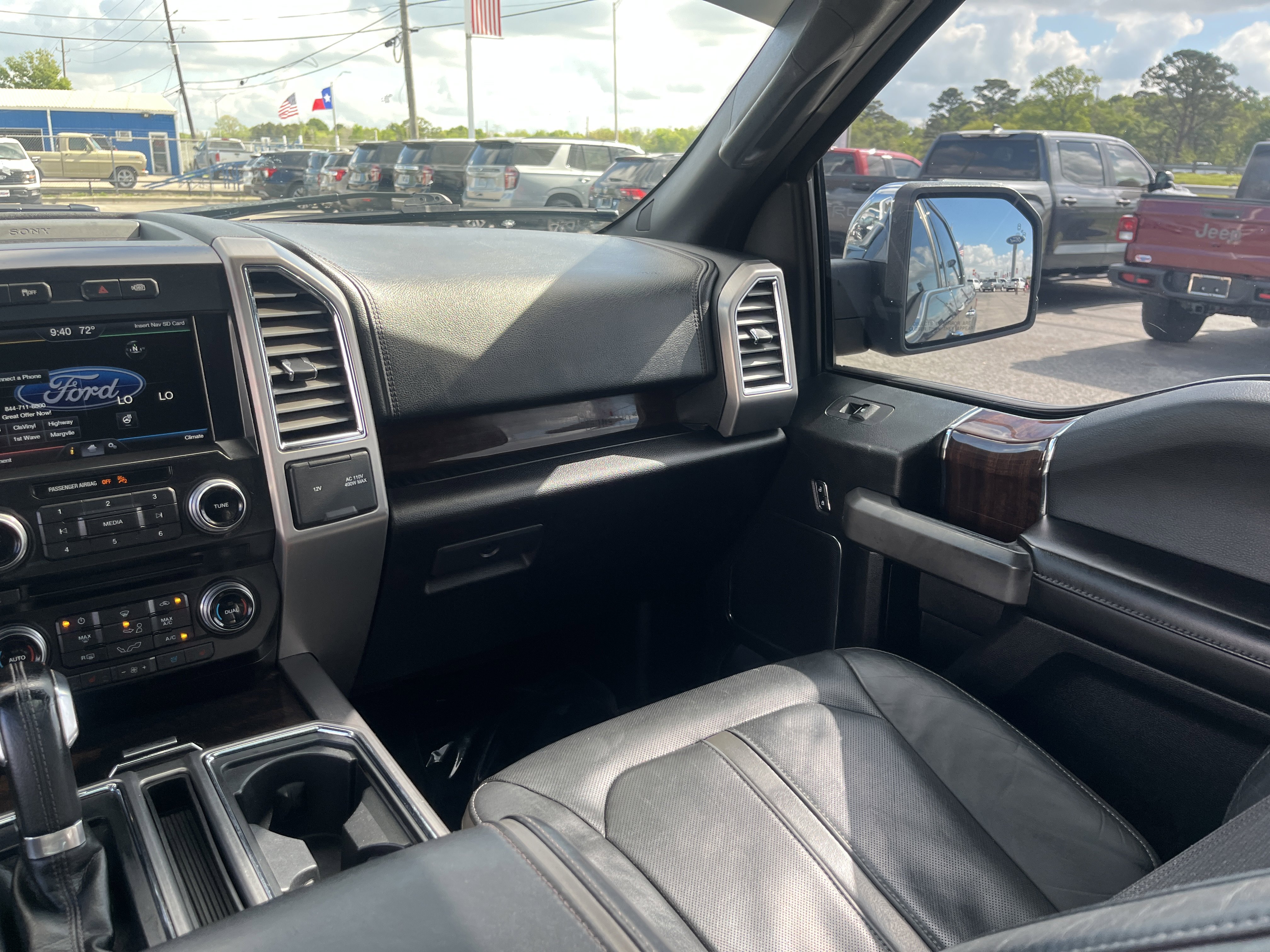 Used 2015 Ford F150 Platinum w/ Equipment Group 701A Luxury AWD/4WD image 29