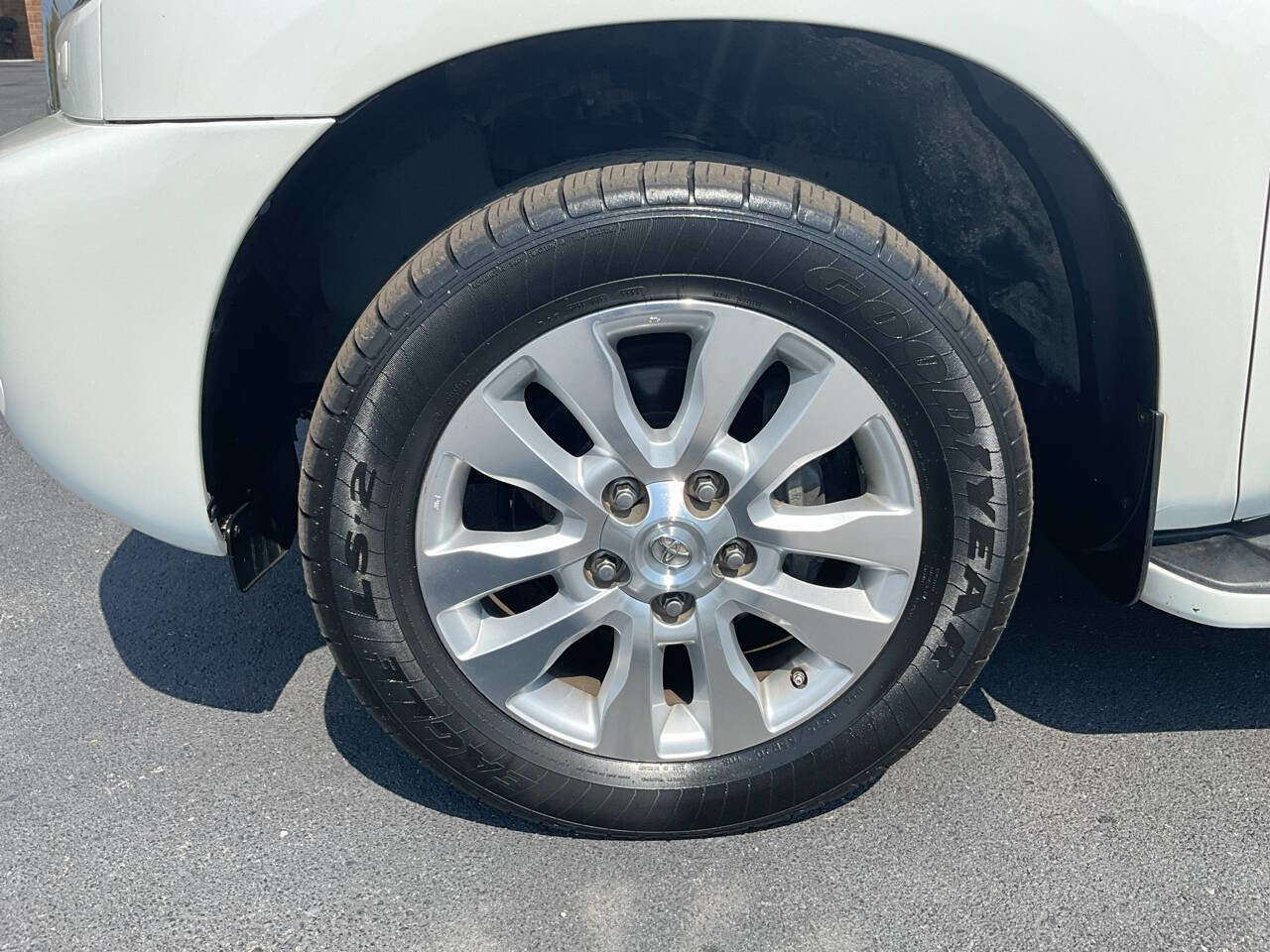 Used 2013 Toyota Sequoia Platinum image 20