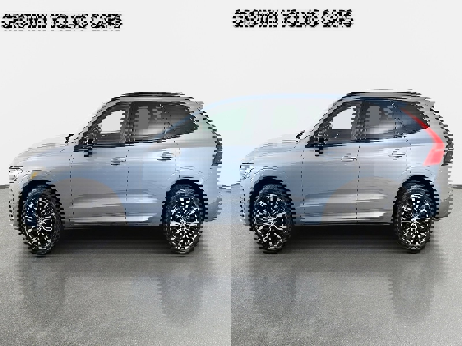 Used 2023 Volvo XC60 B5 Plus w/ Climate Package image 9