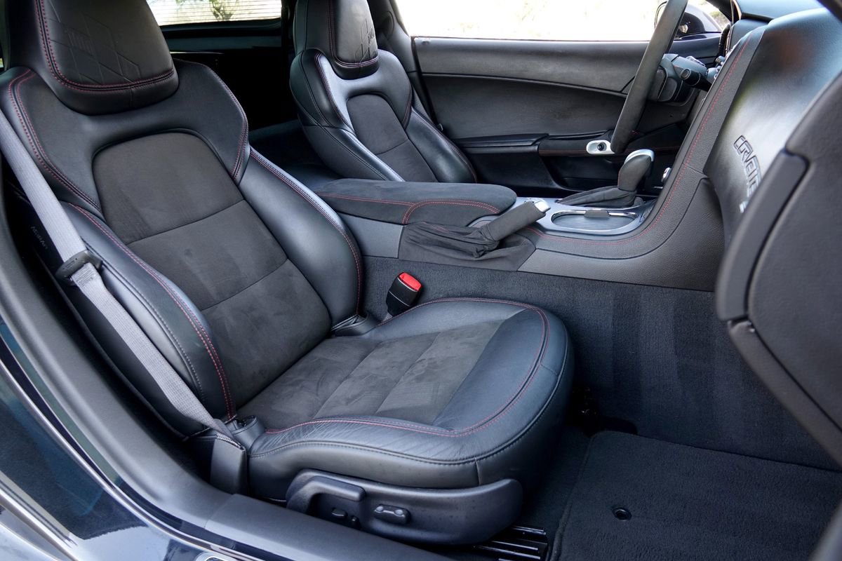 Used 2012 Chevrolet Corvette Grand Sport w/ 3LT Preferred Equipment Group image 9