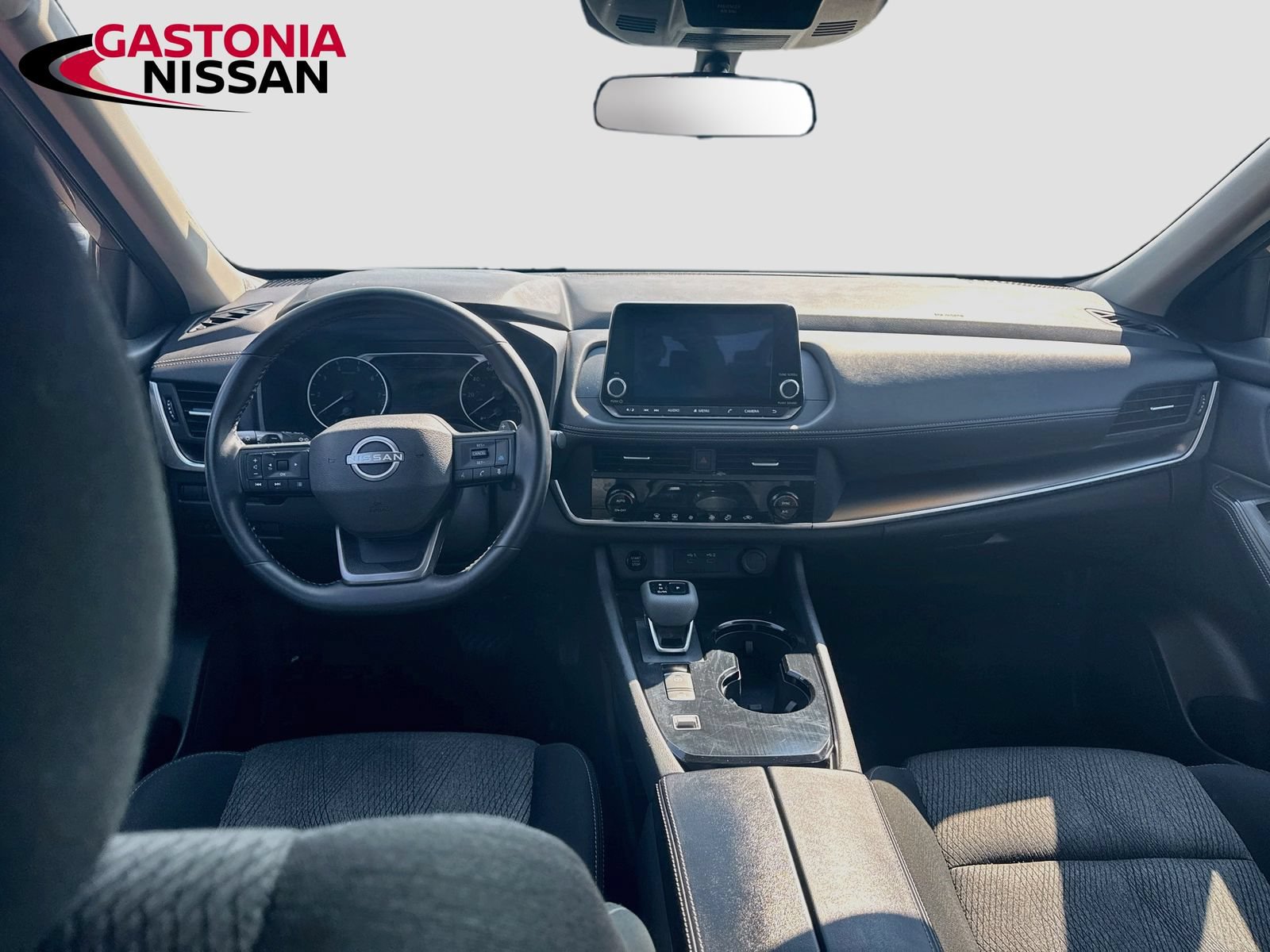 Used 2025 Nissan Rogue SV FWD image 27
