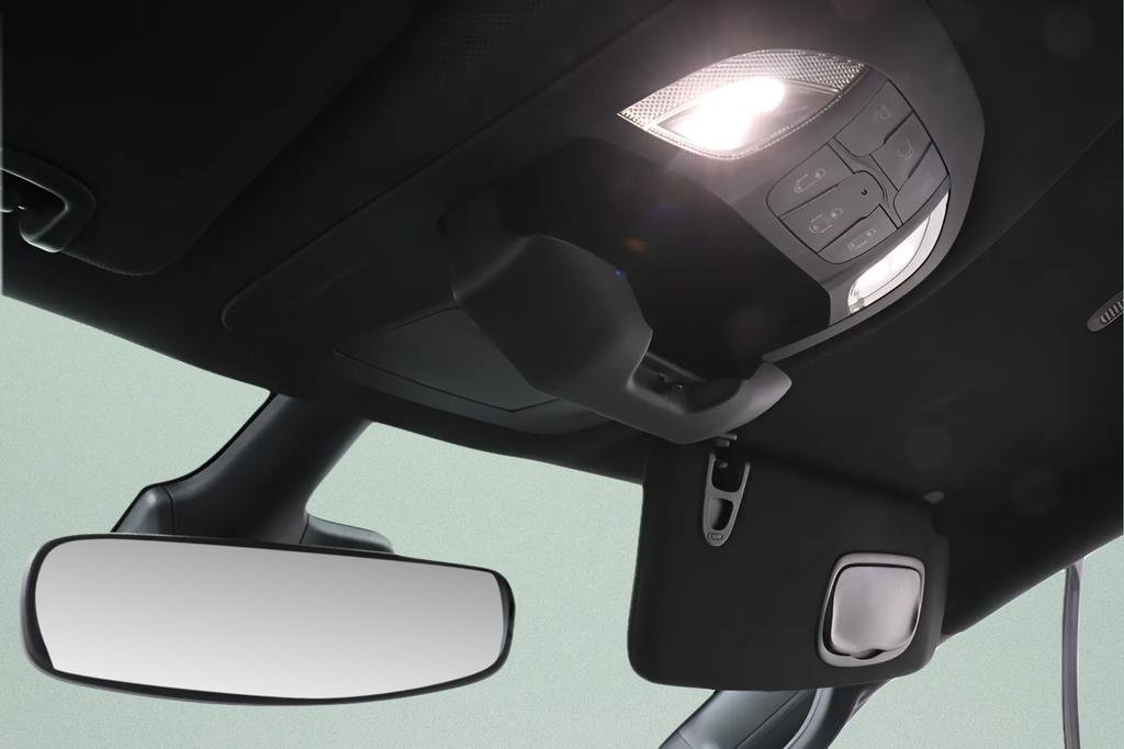 Used 2025 Chrysler Pacifica Select image 15