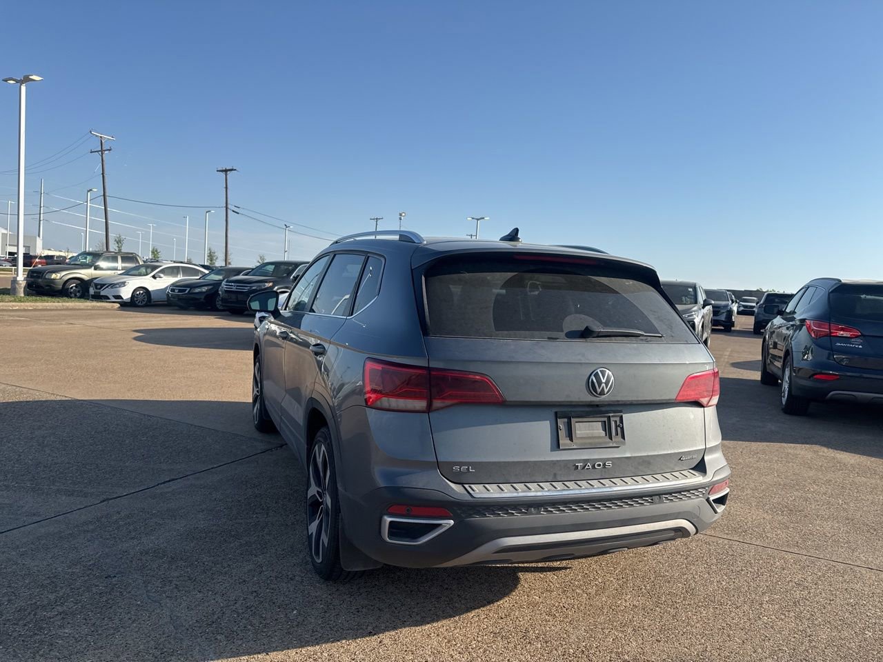 Used 2022 Volkswagen Taos SEL image 16