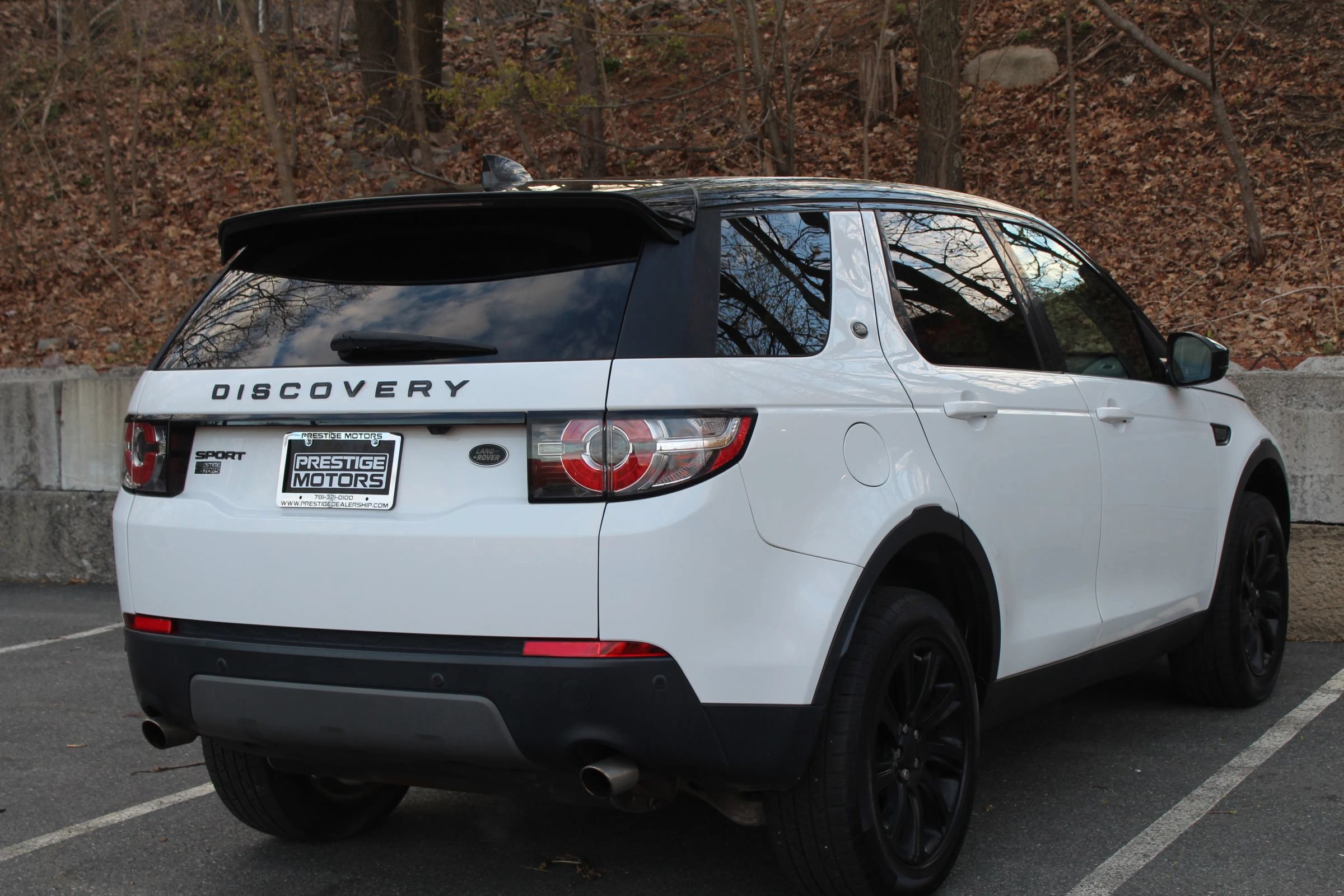 Used 2017 Land Rover Discovery Sport SE AWD/4WD image 9