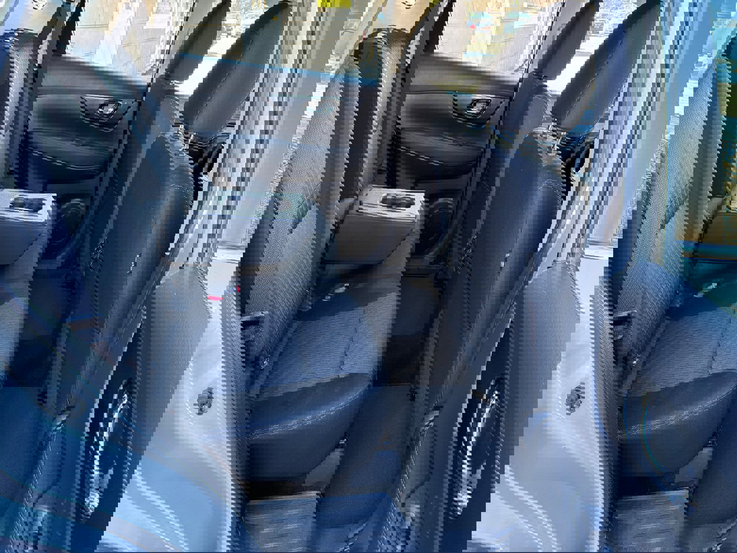 Used 2017 Nissan Rogue S image 16