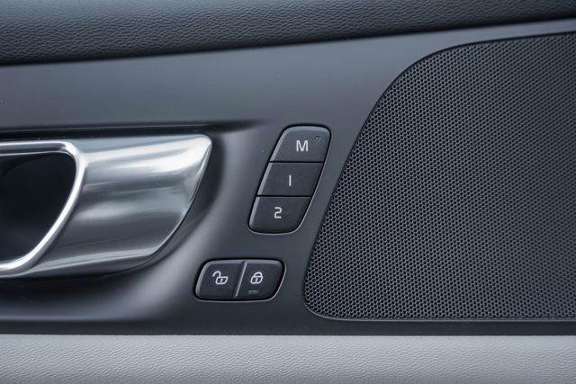 New 2026 Volvo V60 B5 Cross Country Plus w/ Protection Package Premier image 38