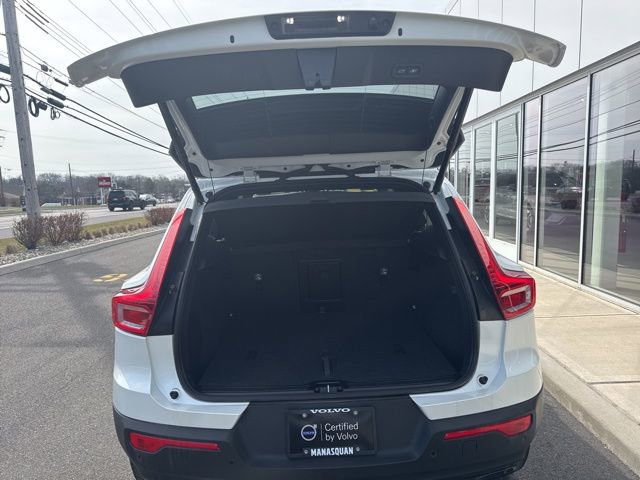 Certified 2025 Volvo XC40 B5 Plus image 13